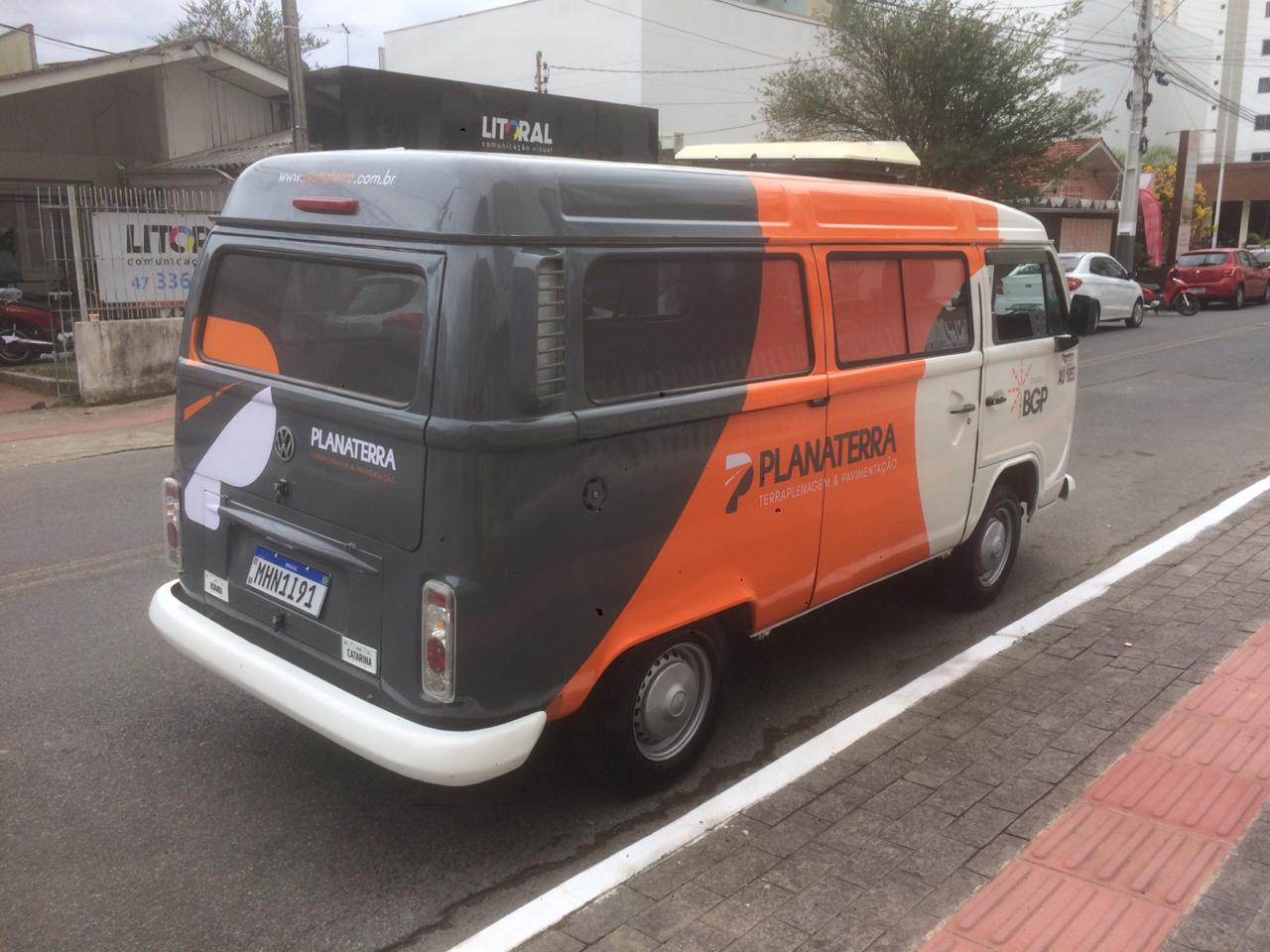 Plotagem Veículo Comercial